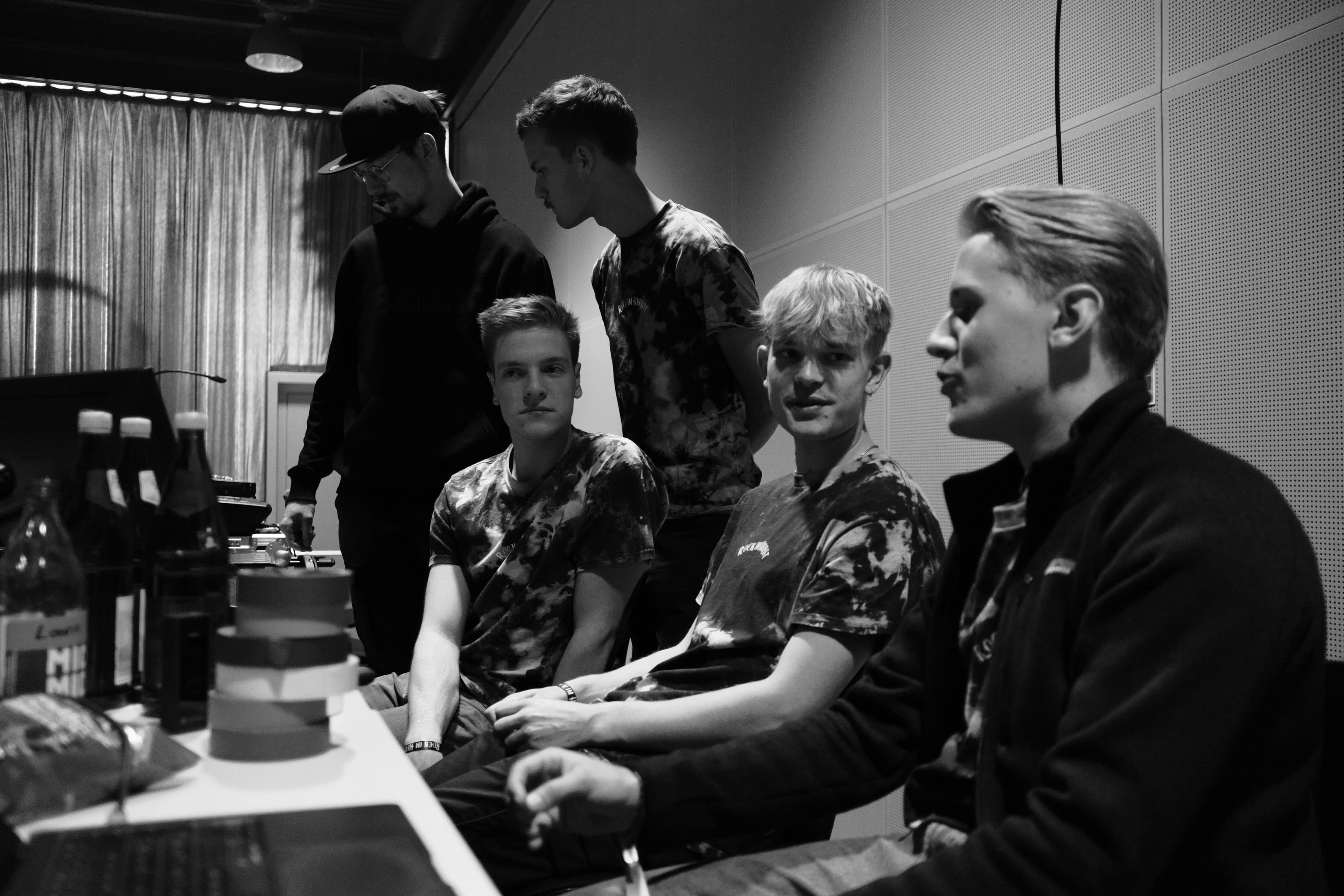 Lennart, Ben, Marek, Tilke und Laurin am FOH